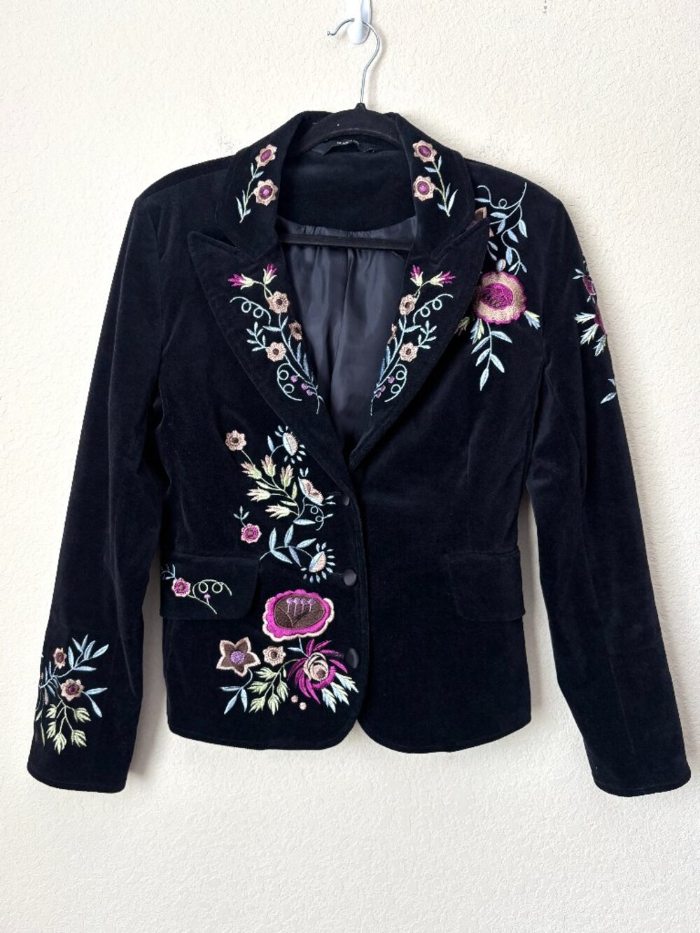 Kaktus Boho Velvet Floral Embroidered Blazer